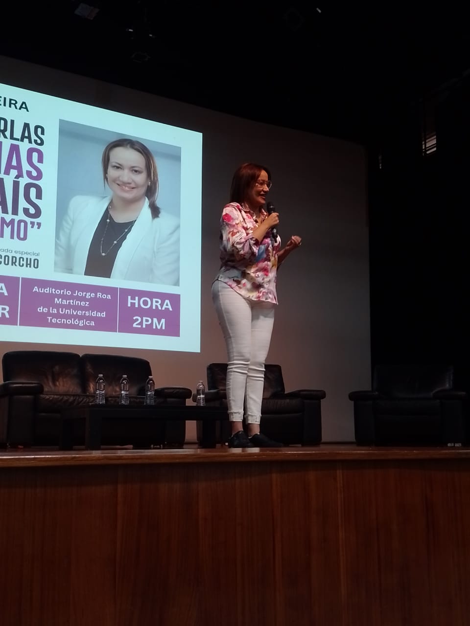 CAROLINA CORCHO EN PEREIRA.